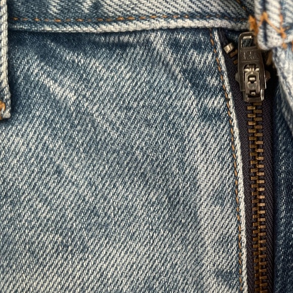 Denim forum Aritzia The BF Loose Mid Thigh Short - Picture 5 of 12